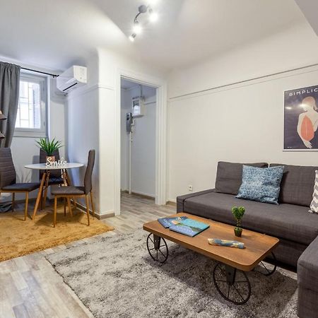 Central Apartment In The Heart Of Historic Center เอเธนส์ ภายนอก รูปภาพ