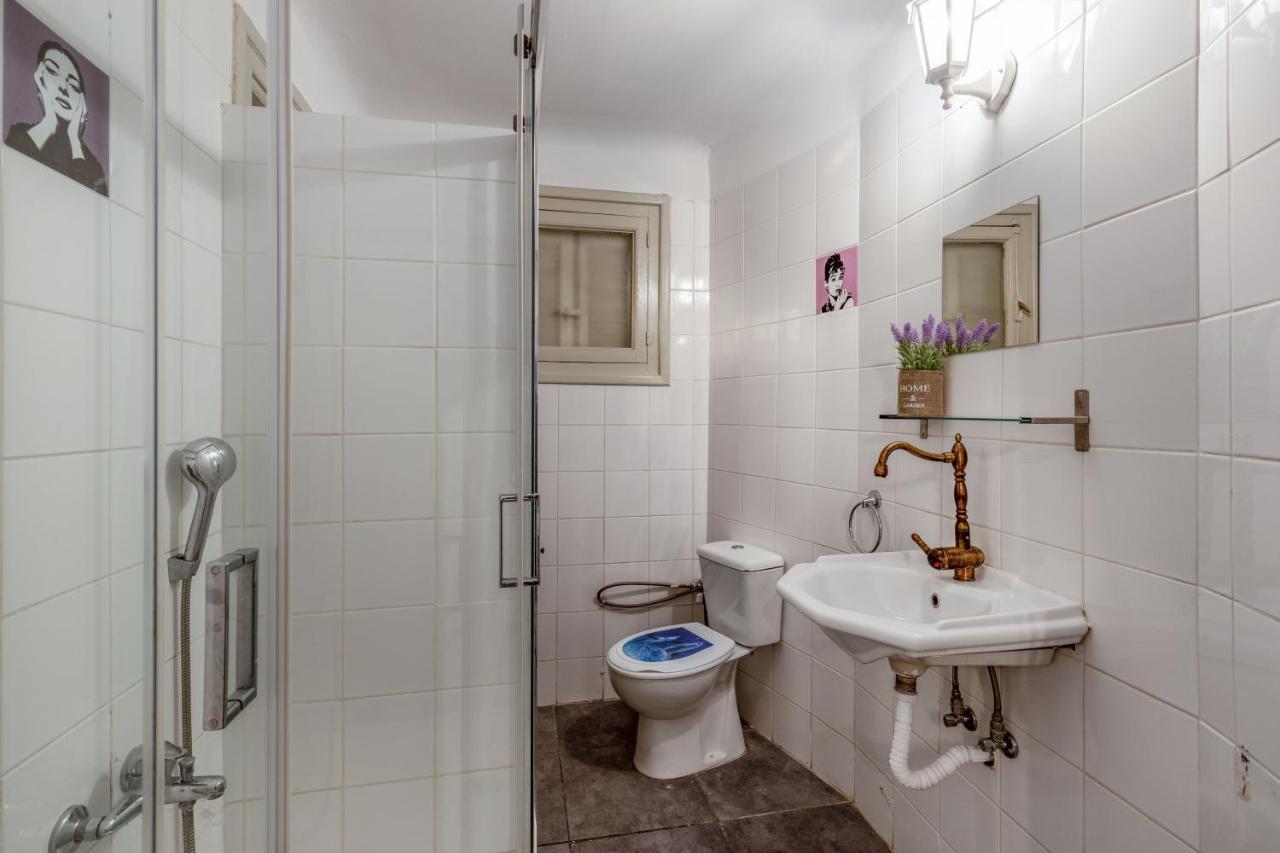 Central Apartment In The Heart Of Historic Center เอเธนส์ ภายนอก รูปภาพ